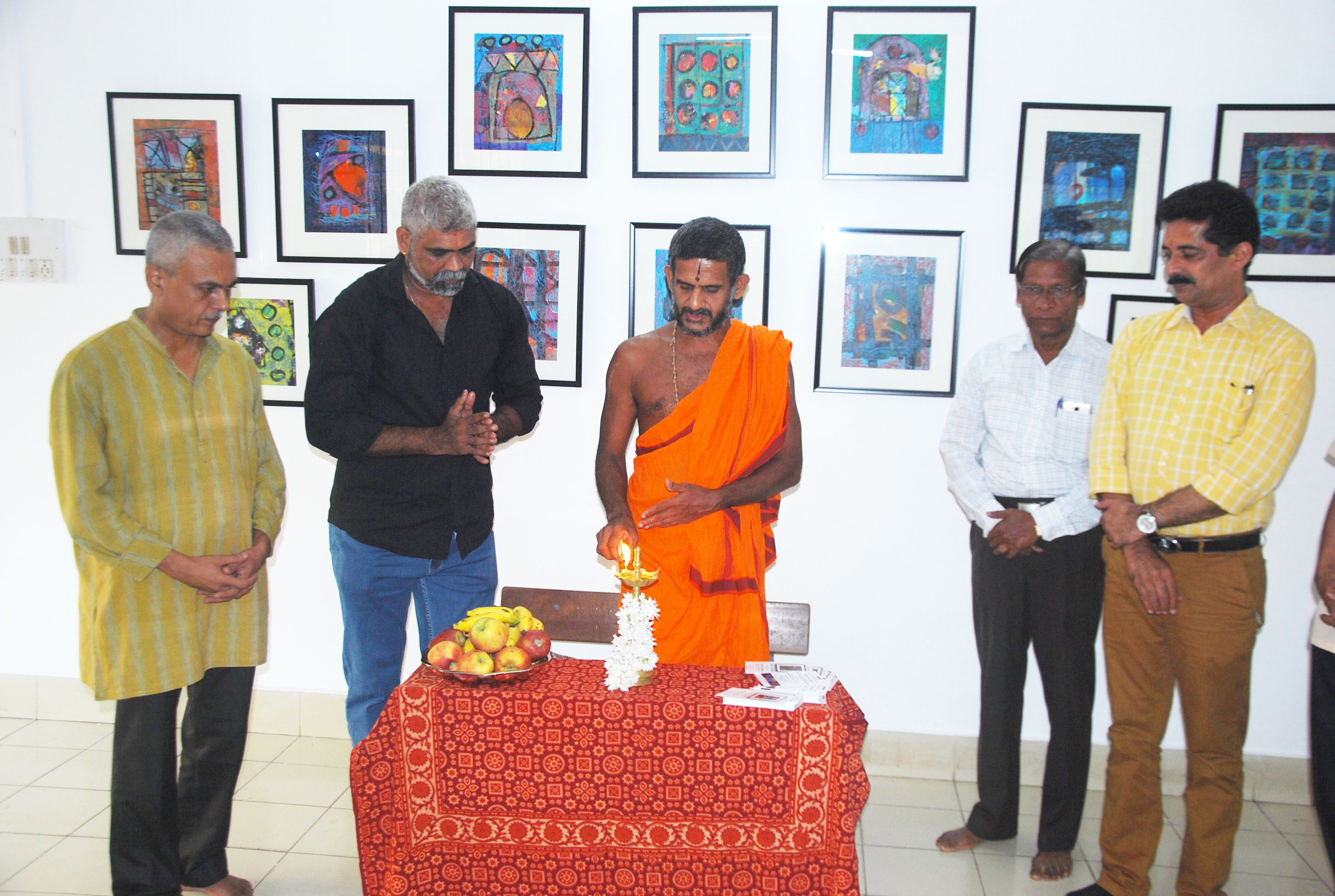 ಆರ್ಟ್ ಗ್ಯಾಲರಿ, ಚಿತ್ರಕಲಾ ಪ್ರದರ್ಶನ ಉದ್ಘಾಟನೆ